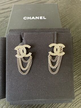 CHANEL Silver-Tone Crystal CC Logo Chain Drop Earrings